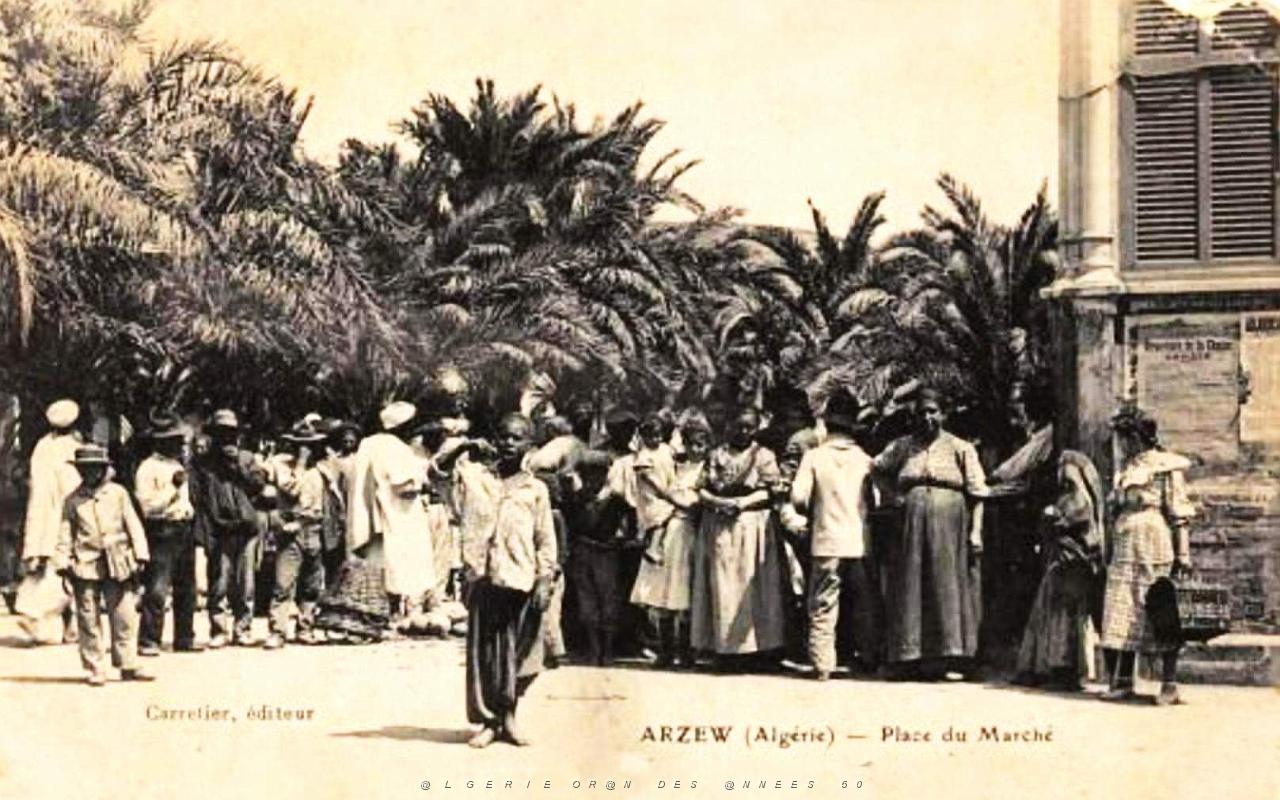 980- Arzew - Place du Marche.jpg